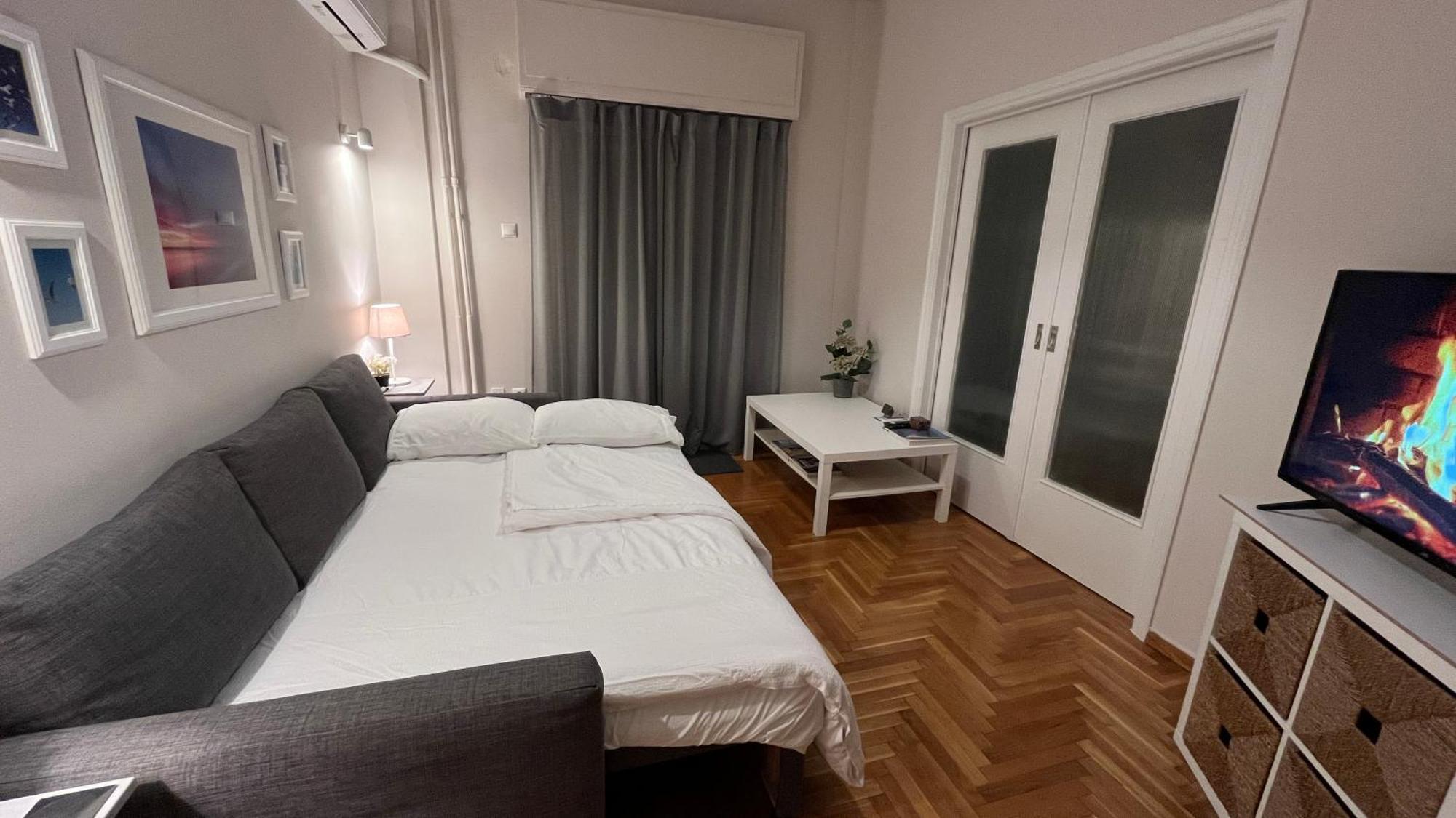 4 Newly Renovated Charming Apartments Steps From Panormou Metro Station Athen Rom bilde
